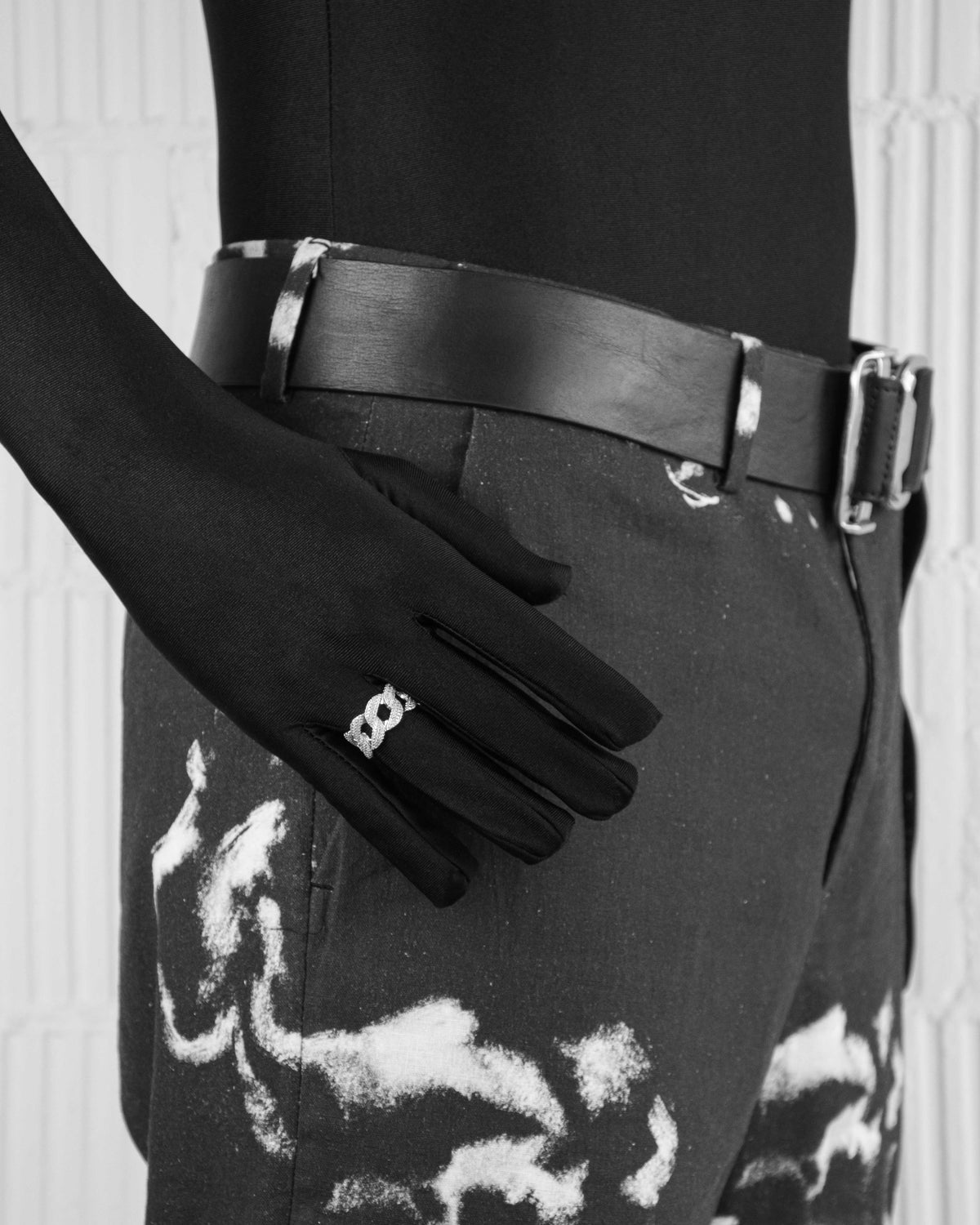 DARKAI Cuban Pavé Ring Main Picture