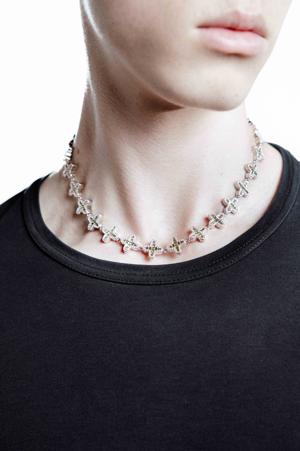 DARKAI Clover Baguette Peridot Necklace Main Picture