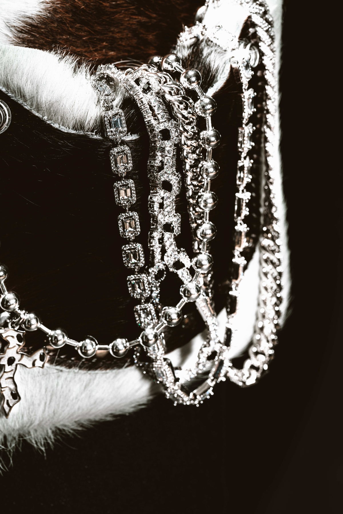 DARKAI Jewelry Close Up Campaign Banner