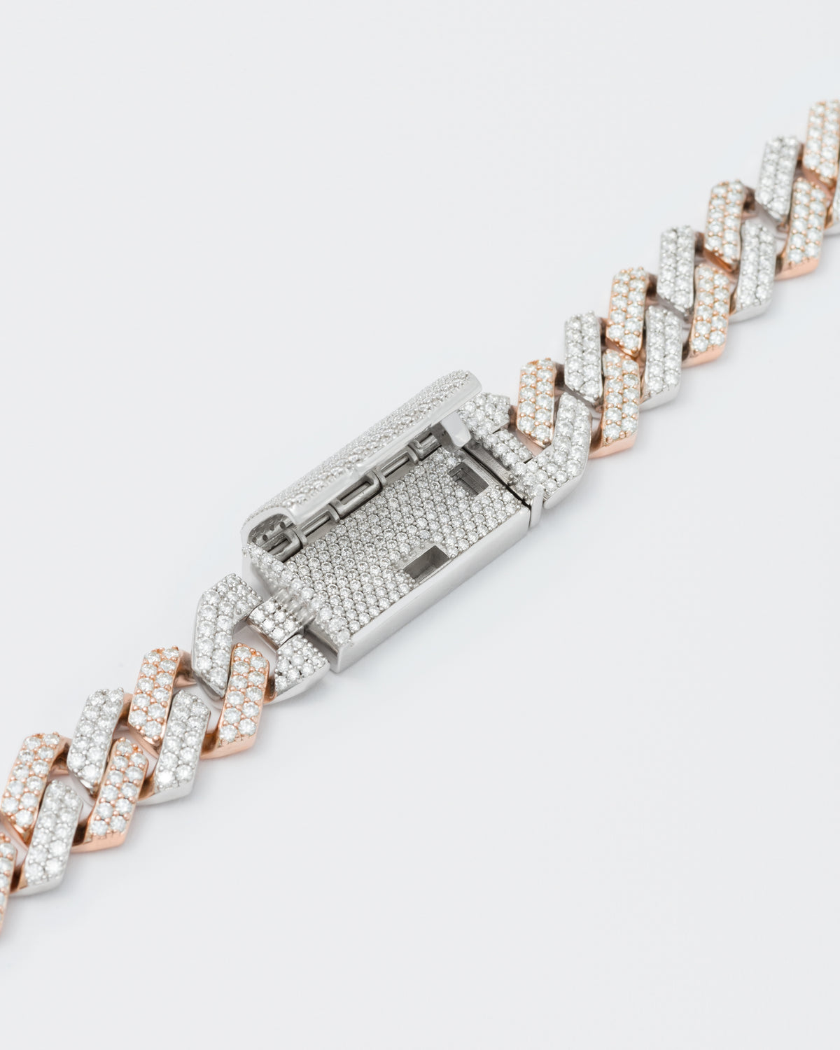 DARKAI Fine Jewelry Rose White Prong Pavé Necklace Detail Picture 3