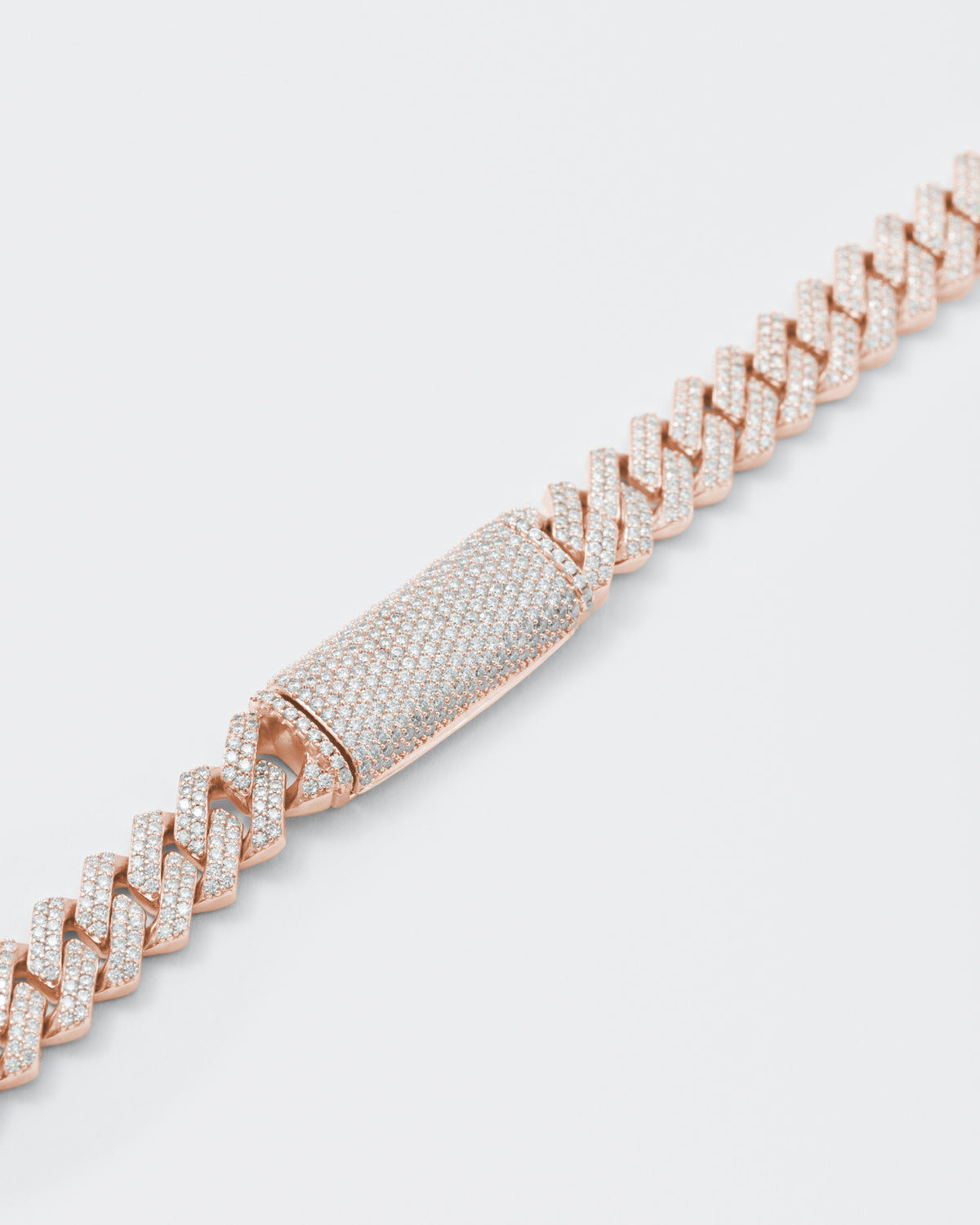 DARKAI Fine Jewelry Rose Mini Prong Pavé Necklace Detail Picture