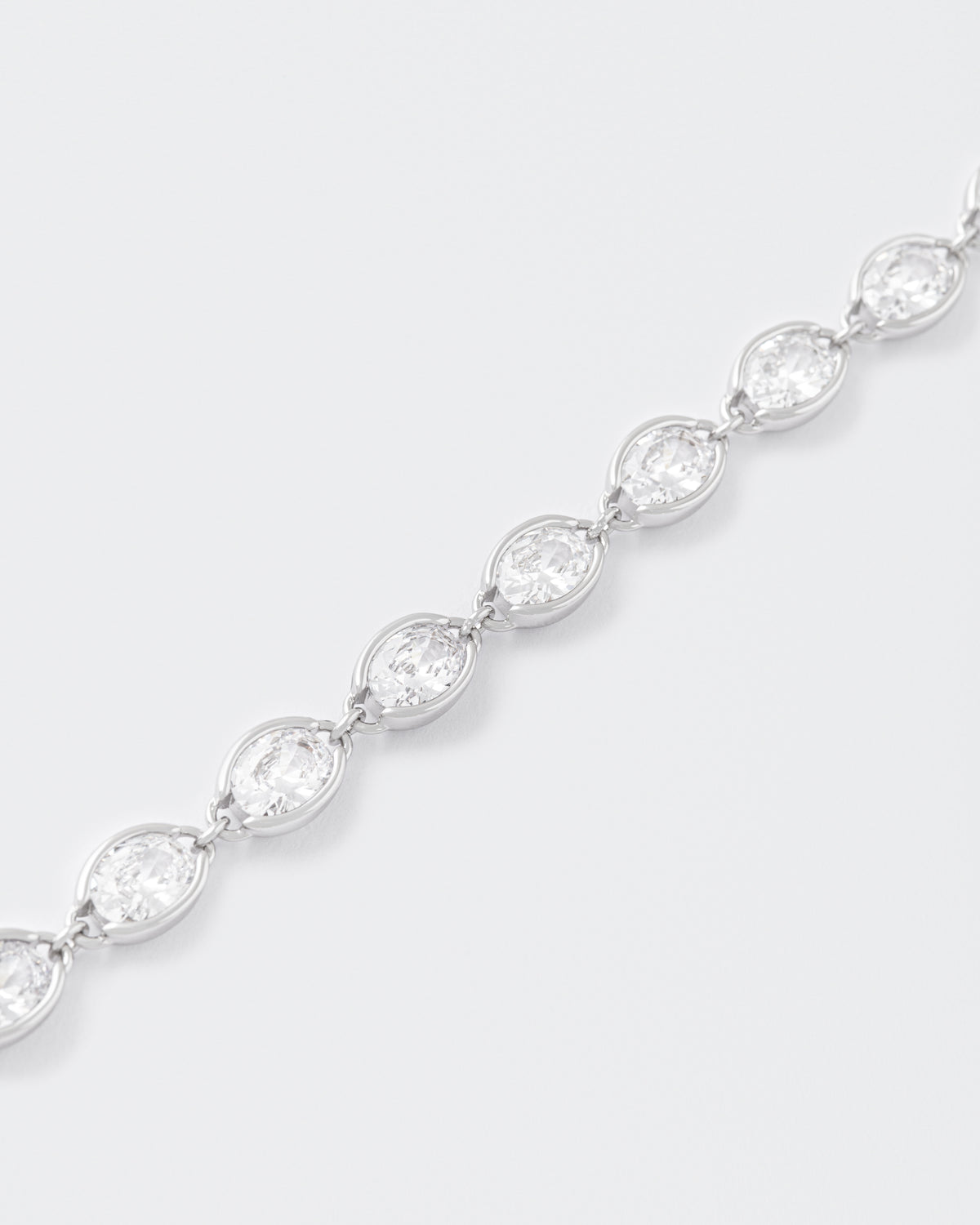DARKAI Anchor White Necklace Detail Picture