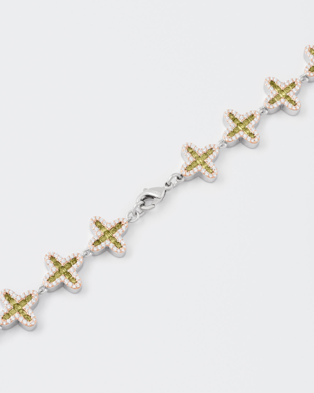 DARKAI Clover Baguette Peridot Bracelet Detail Picture