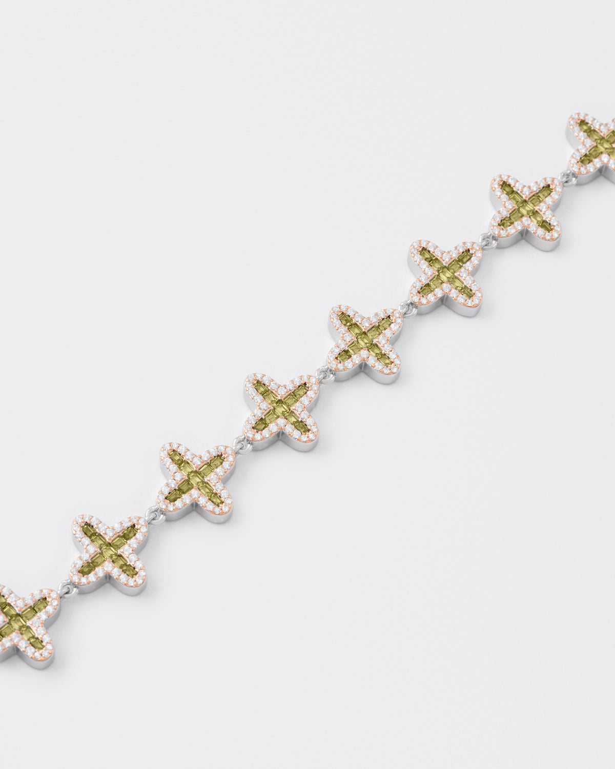 DARKAI Clover Baguette Peridot Bracelet Detail Picture