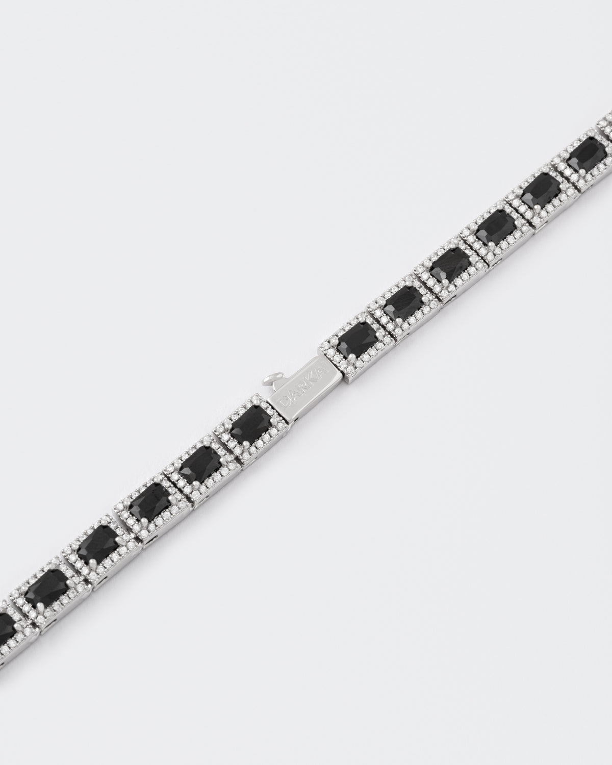 DARKAI Tennis Emerald Bracelet Detail Picture