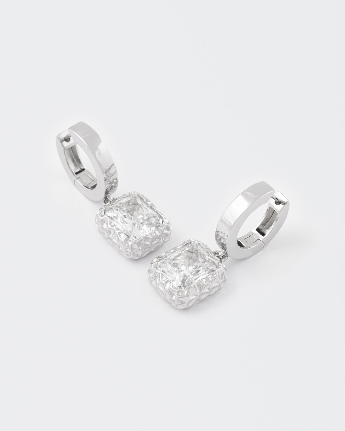 DARKAI Radiant White Earrings detail picture