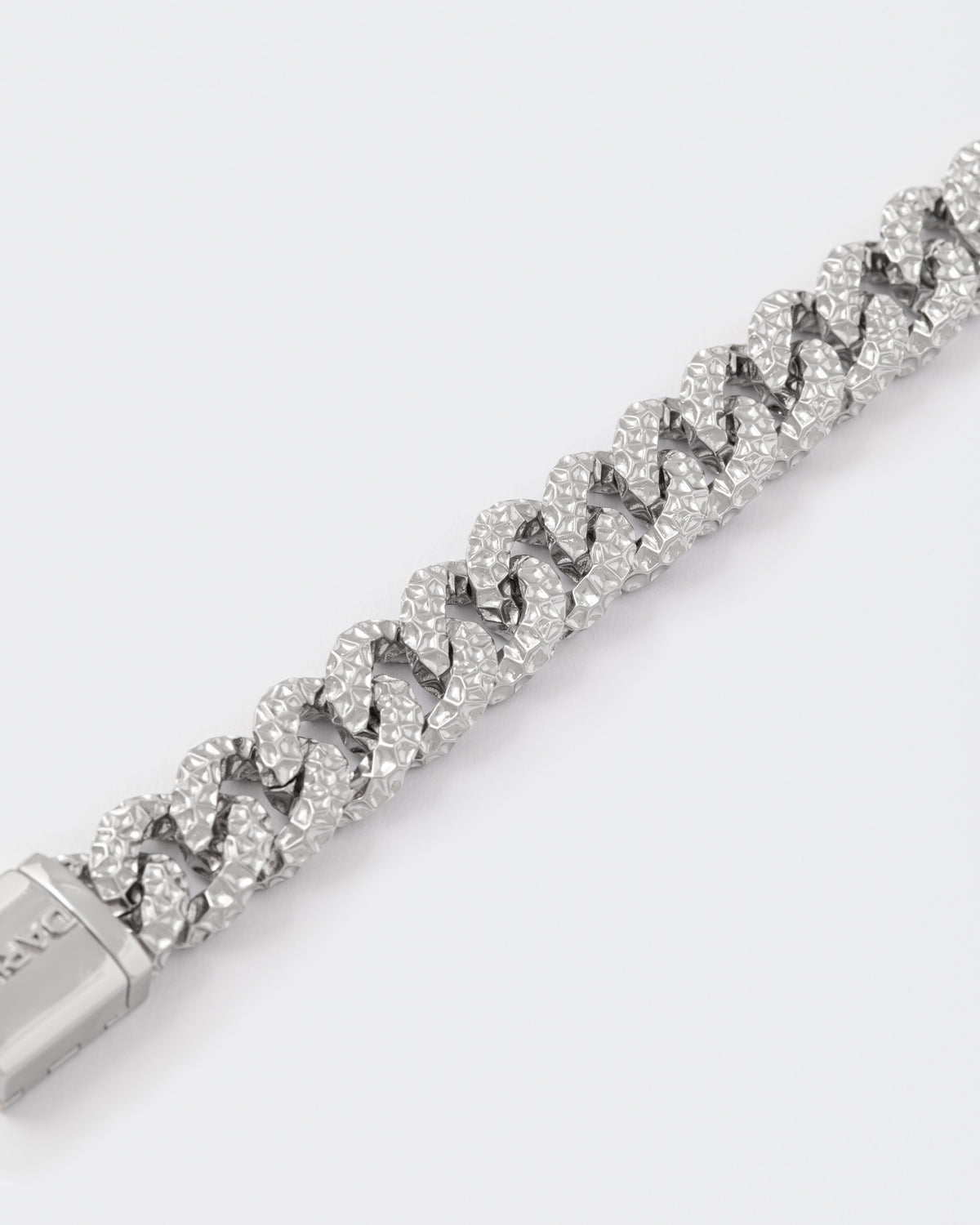 DARKAI Hammered XL Necklace Detail Picture