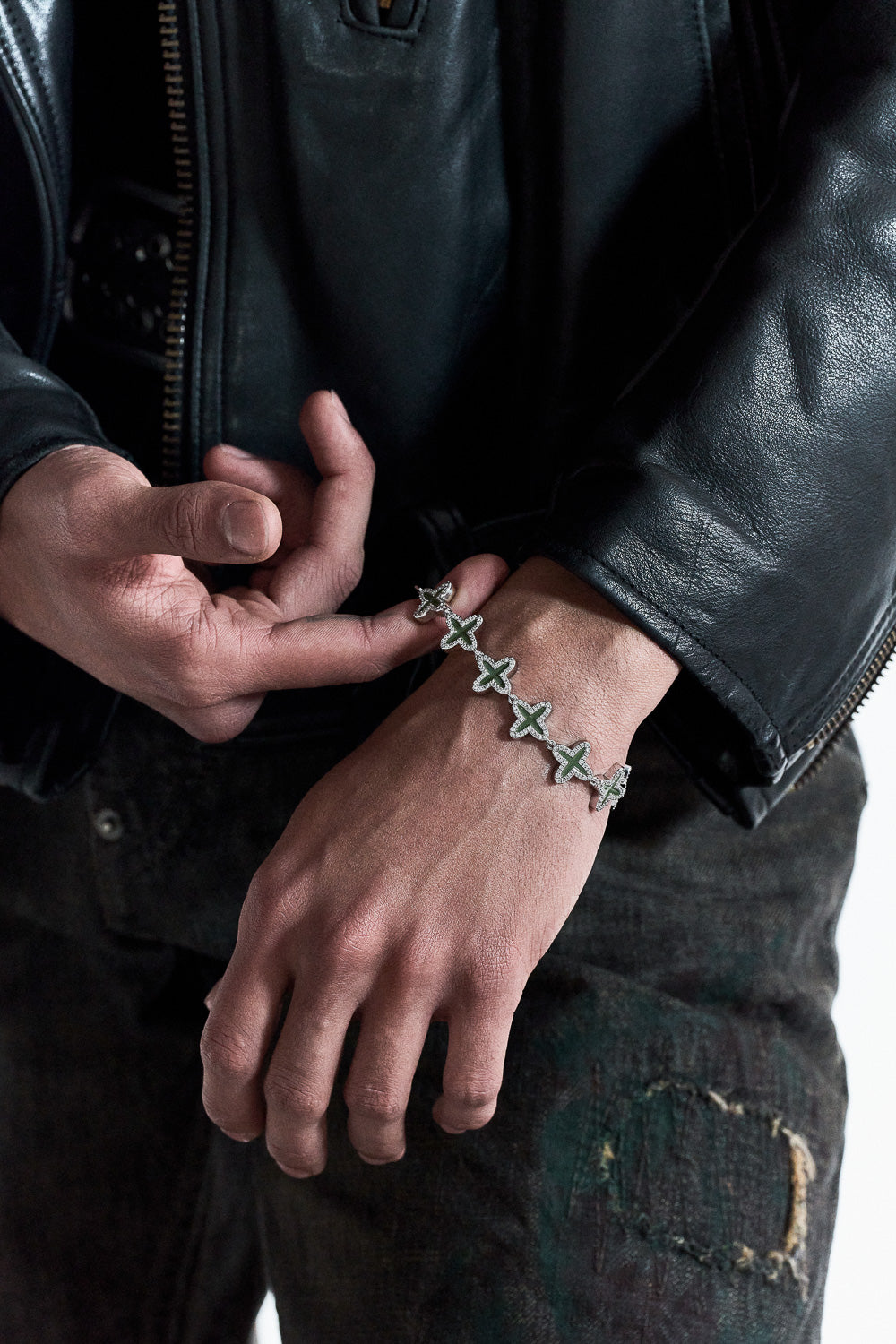 DARKAI Clover Olive Bracelet Main Picture